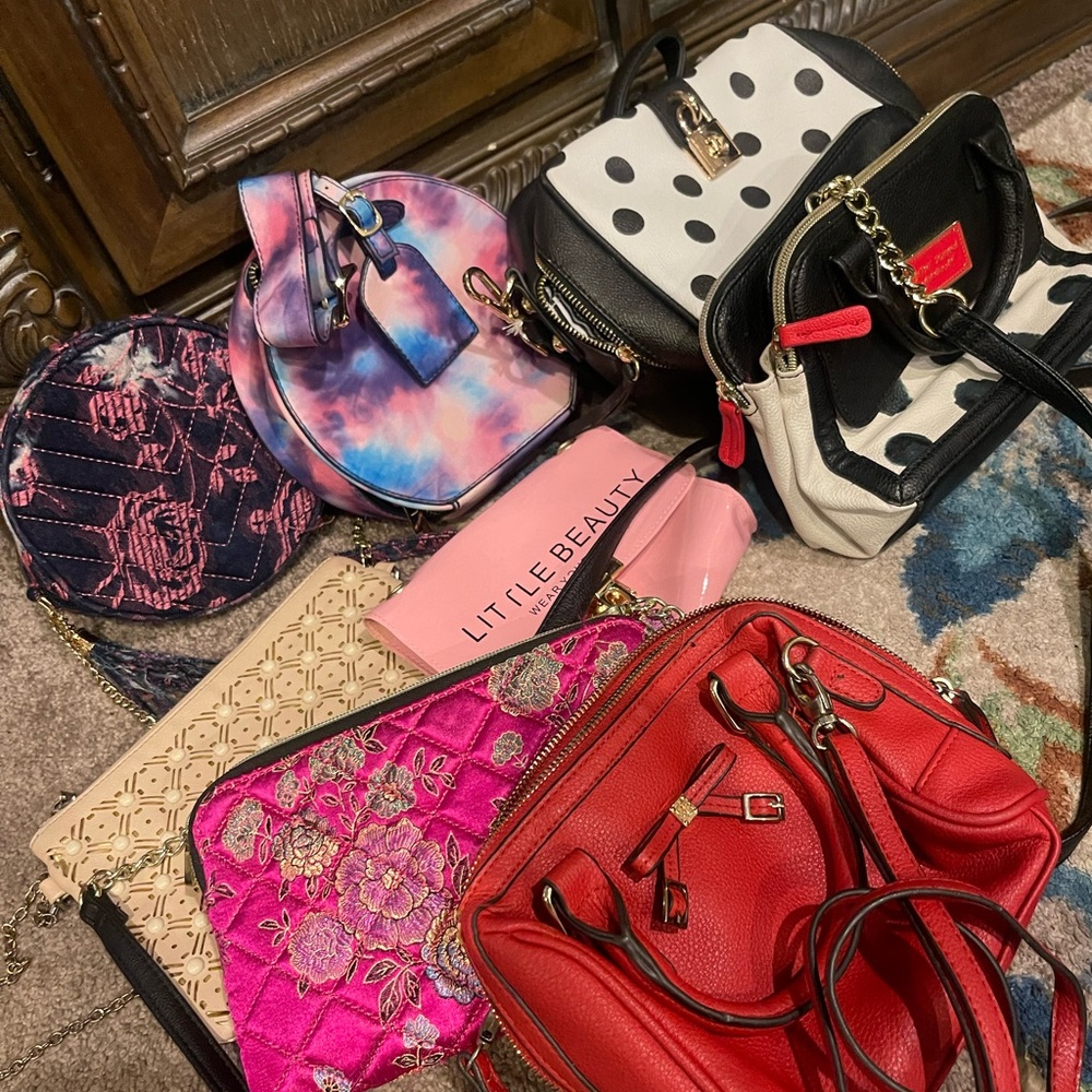 Used Purses . My daughter has left for college trying get rid of all these bags